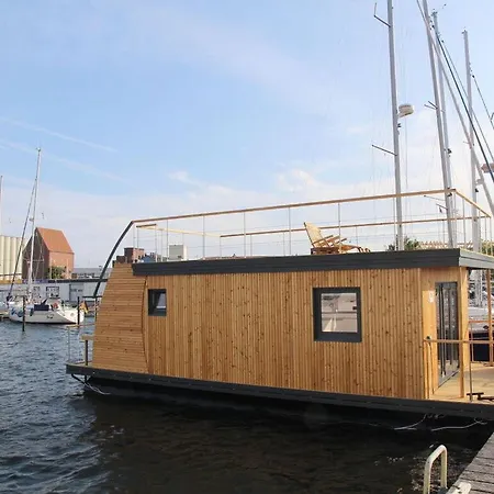 Båthotell Premium Houseboat On The Lake