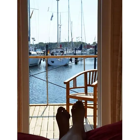 Båthotell Premium Houseboat On The Lake